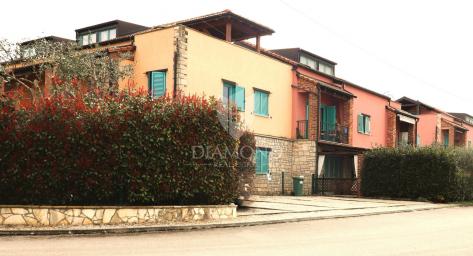 PRILIKA! Potpuno opremljen apartman s bazenom u resort kompleksu – Poreč