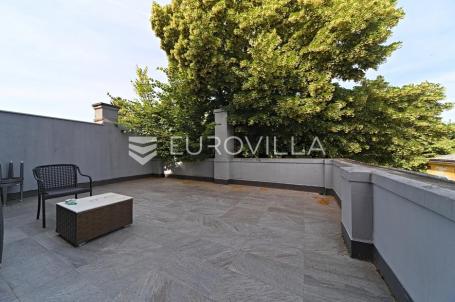 Osijek, Centar grada, prodaje se poslovni prostor u secescijskoj zgradi, 96 m²