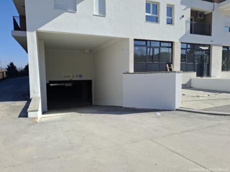 Izdavanje, Garaža, 12m2 , Bubanj