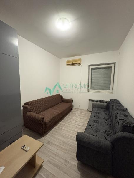 Izdavanje, Stan, 28m2 , Podbara