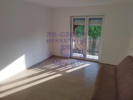 Renovirana, uknjižena vikend kuća u Banoštoru