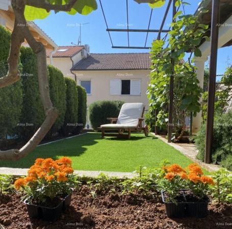 Kuća Pula – Stoja Dvojna kuća s dvije stambene jedinice, 50 m od mora