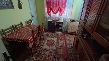 Centar, trosoban stan, 63 m2, II sprat