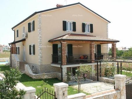 House Semi-detached house with a pool, Umag, surrounding area, Istria (A)
