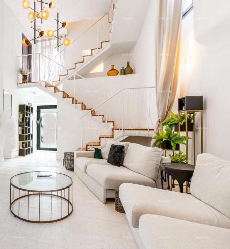 House Renovated Stone House with Pool in the Center of Vodnjan