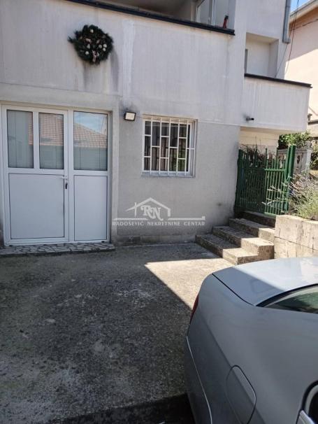 Mirijevo, Jovanke Radaković, 37m2, parking mesto u dvorištu ID#1648