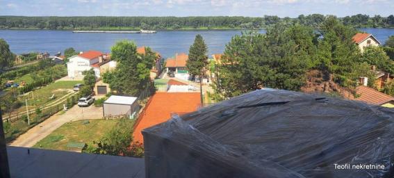 STARA PAZOVA STARI BANOVCI 82m2 , 15 ,205000e