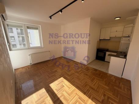 Dvosoban stan na Bulevaru Patrijarha Pavla, 38m2