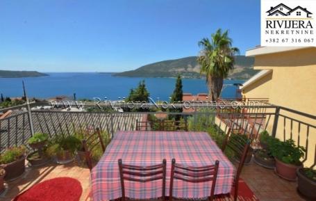 Na prodaju kuća sa pogledom na more Herceg Novi Centar