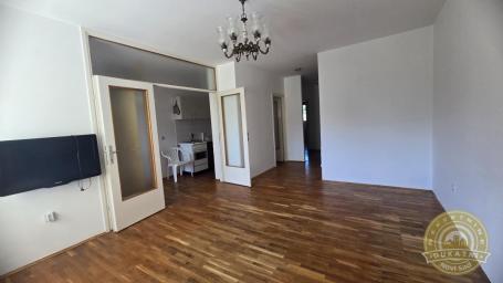 Pariske komune, 66m2, dvoiposoban