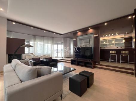 Penthouse sa terasom od 40m2 sa pogledom na Hram