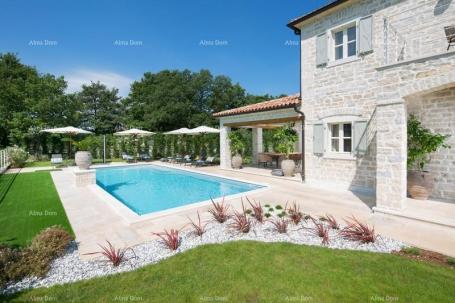 Kuća LUKSUZNA VILA S BAZENOM – SAVRŠEN SPOJ ELEGANCIJE I UDOBNOSTI