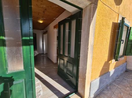 Kuća Prodaja - Prelijepa, renovirana istarska kuća u centru, Marčana!
