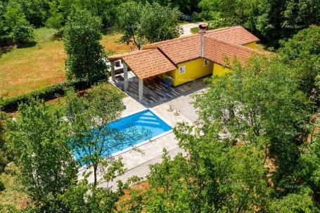 Kuća Kuća na Labinštini ! Veliki teren oko kuće od 9400 M2!!