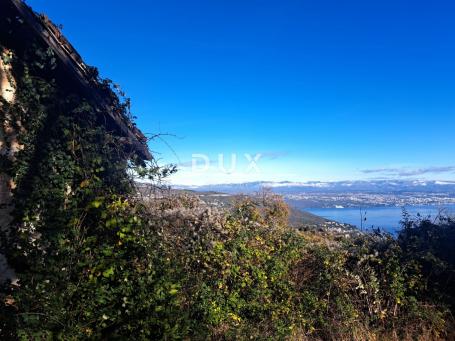 OPATIJA, DOBREĆ - Građevinsko zemljište s panoramskim pogledom na more i cijeli zaljev, 2088m2