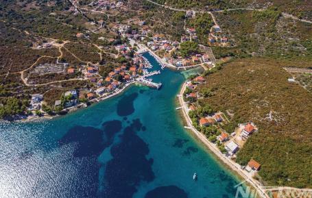 Građevinsko zemljište drugi red od mora sa idejnim projektom Dugi otok Žman – 422 m²