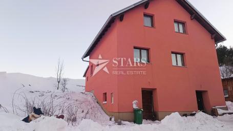 Otočac - prodaje se kuća površine 180 m2