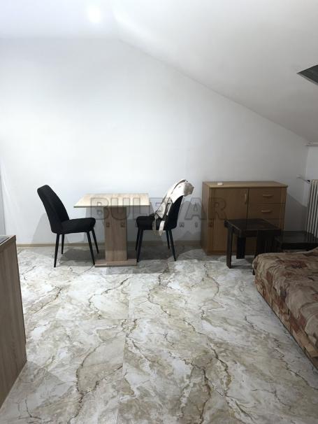 Izdaje se jednoiposoban stan na Bulevaru Nemanjića, 41m2!