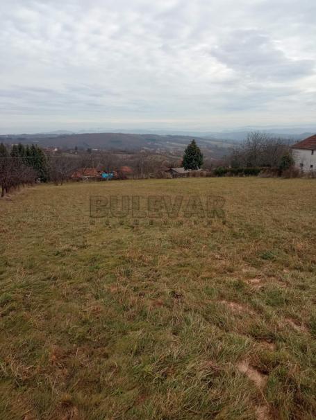 Plac u Ramaći kod Kragujevca - voćnjak i njiva, površine 12433 m2, dozvoljena gradnja