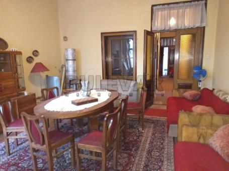 Kuća u Kragujevcu, centar - kuća 166 m2, podrum 100 m2, lokal 30 m2
