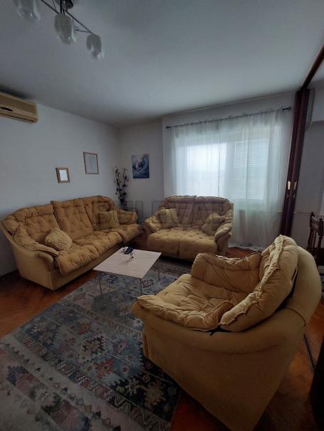 Izdaje se stan u centru