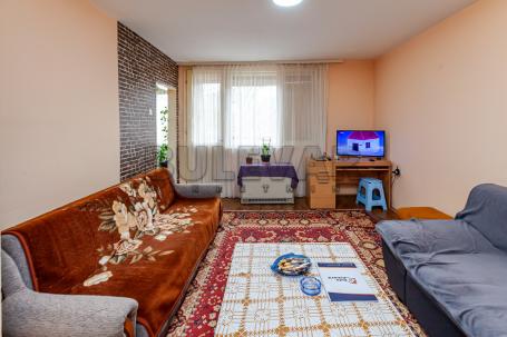 Troiposobni  stan  na  I  spratu, Park  Sv. Save, 78 m2