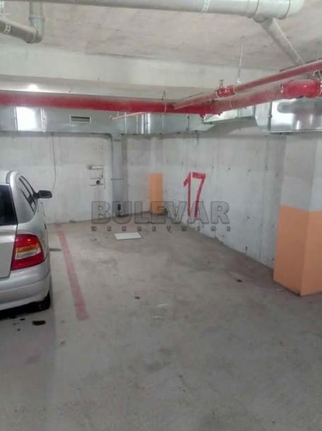 Izdaje se garažno mesto u naselju Vagres city, 12m2!