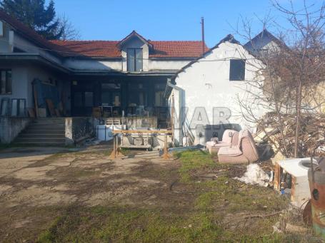 Odličan poslovno-stambeni objekat 350m2,  plac 593m2, Gabrovački put