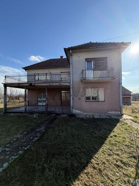 Na prodaju  kuća  u Resniku