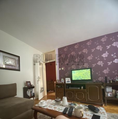 Izdaje se odličan stan kod Tehničkih fakulteta, 66m2