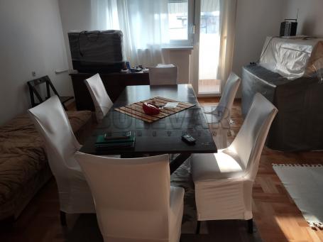 Prelep četvorosoban stan 83m2, centar, kod Pravnog fakulteta