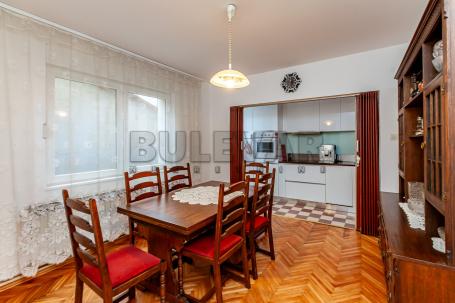 Na prodaju kuća na Ledenoj steni, 200m2
