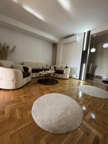 Izdaje se stan pored hotela NEW CITY