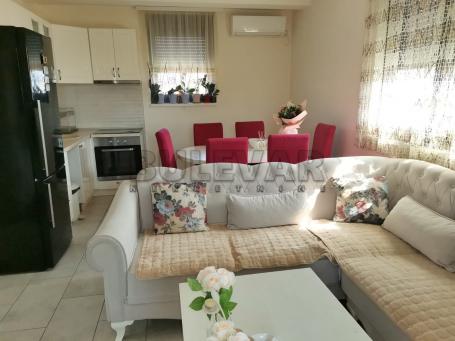 Odličan  dvoiposoban stan u novogradnji   kod Pantalejske crkve, 52m2, 2. sprat