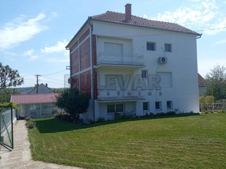 Kragujevac, naselje Jovanovac, luksuzna porodična kuća, korisna površina 353 m2