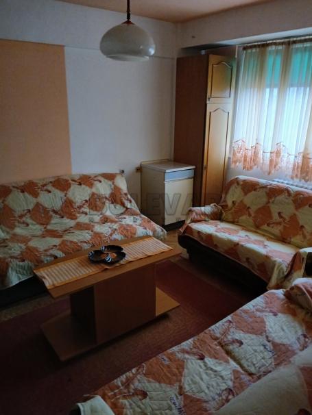Izdaje se odličan stan u centru Niša, 50m2