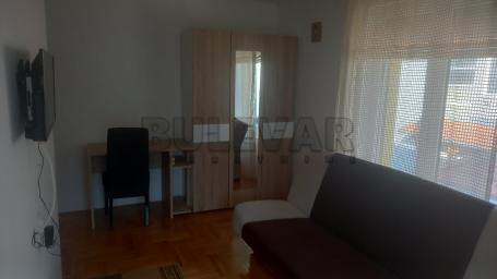 Izdaje se odličan apartman na Apelovcu, 20m2
