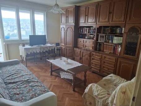 Izdaje se odličan stan kod Pravnog fakulteta, 66m2