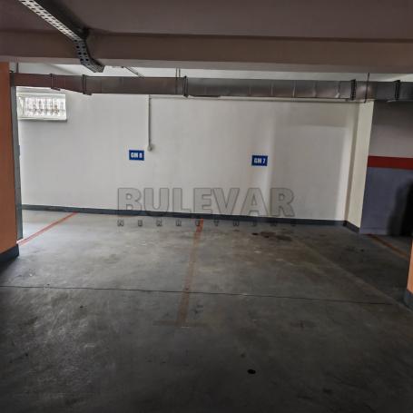 Izdavanje garažnog mesta, 13m2, Bubanj