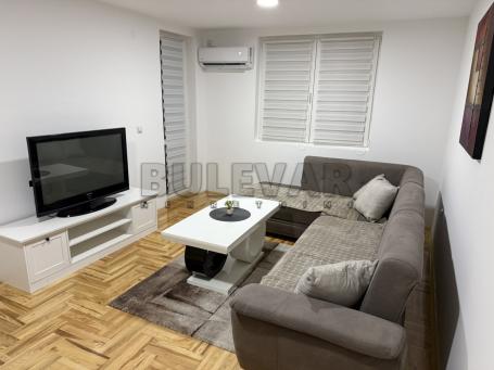 Izdaje se nov, neuseljavan stan na Panteleju, 65m2