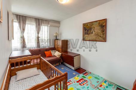 Jednoiposoban stan, centar 30m2