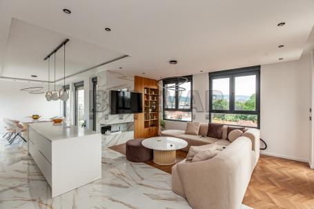 Penthouse, 225 m2, Čair
