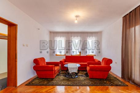Na prodaju kuća na Bubnju, 184m2