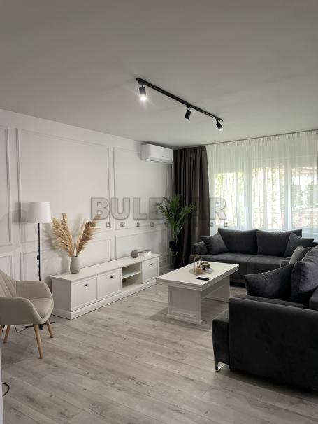 Izdaje se odličan četvorosoban stan u Durlanu, 120m2