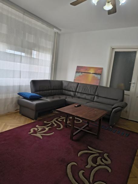 Izdaje se dvoiposoban stan u centru Niša, 88m2