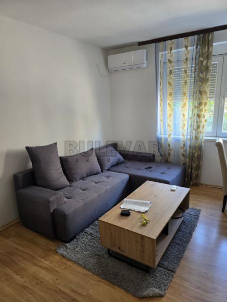 Izdaje se stan na Obilićevom vencu