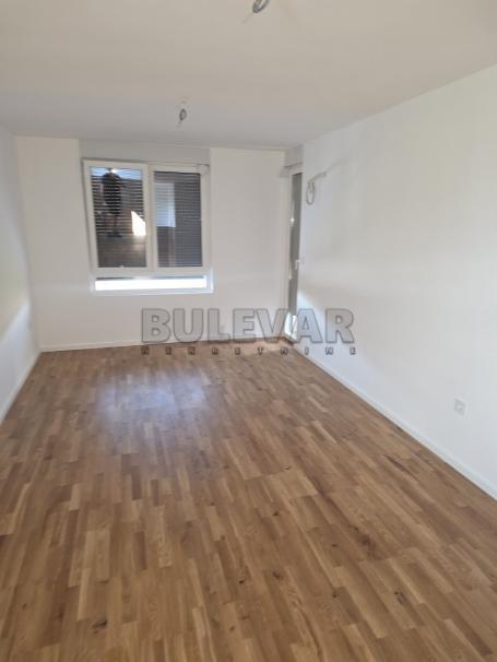Jednoiposoban stan 47m2 na Panteleju