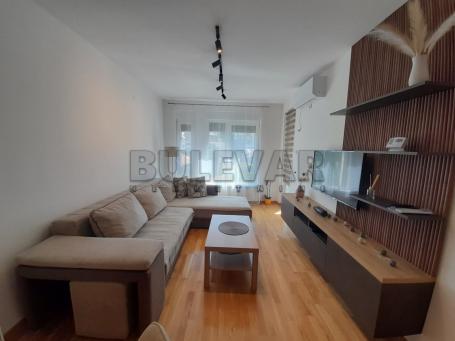 Izdaje se neuseljavan dvoiposoban stan, 60m2