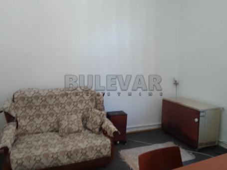 Izdaje se odlična kuća u strogom centru grada kao poslovni prostor, 100m2