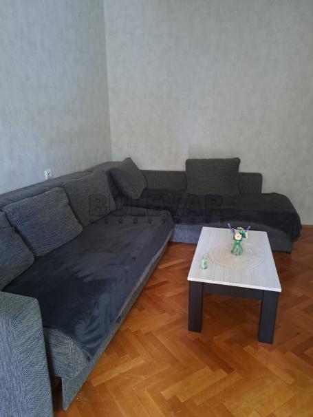 Izdaje se odličan stan u strogom centru Niša, 55m2